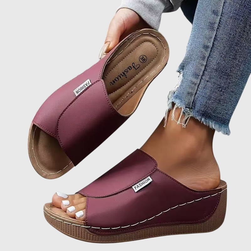 Bríd Comfort Glide Sandals