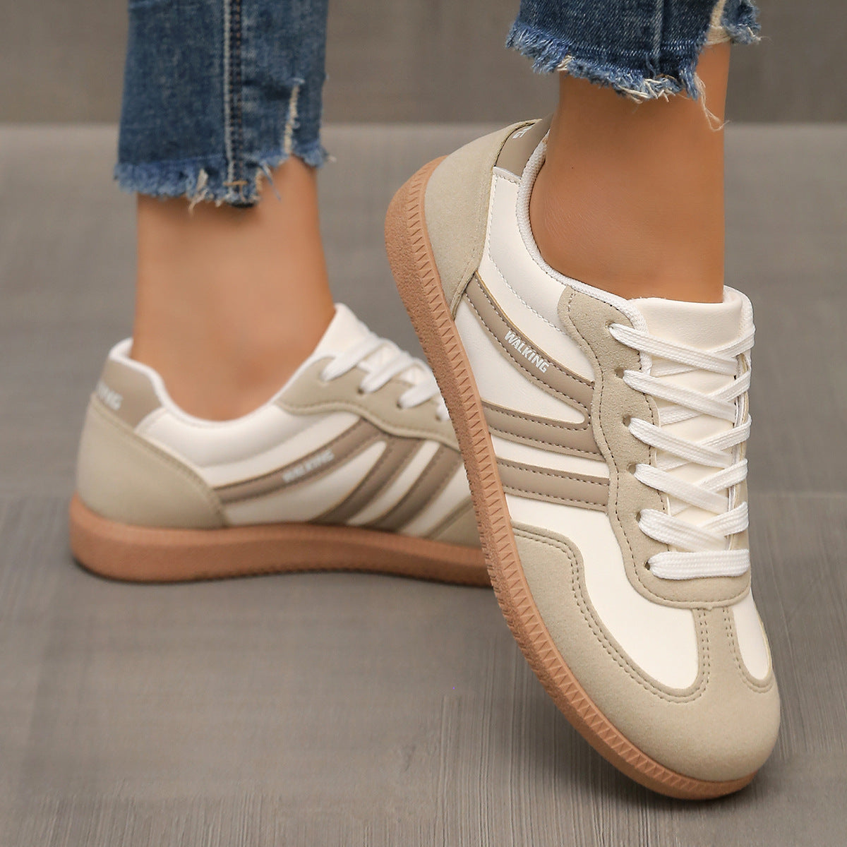Deliza Orthopaedic Trainers
